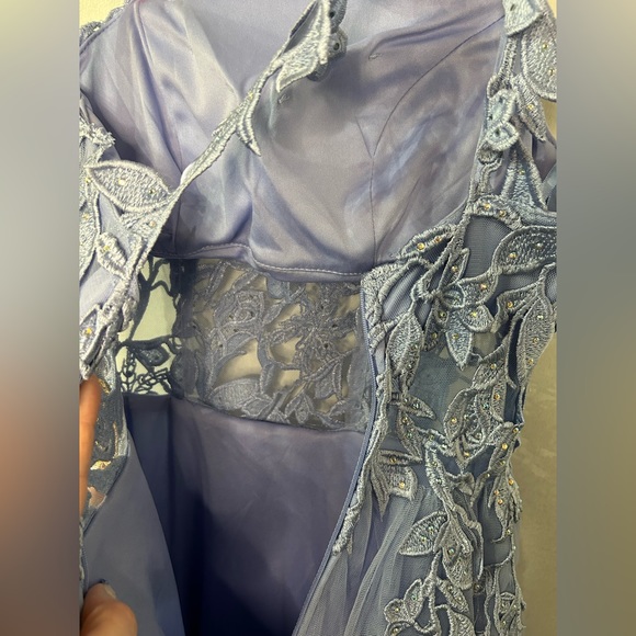 NWT (0) Light Periwinkle Juniors Womens embroidered asymmetrical Evening Dress - Picture 6 of 10